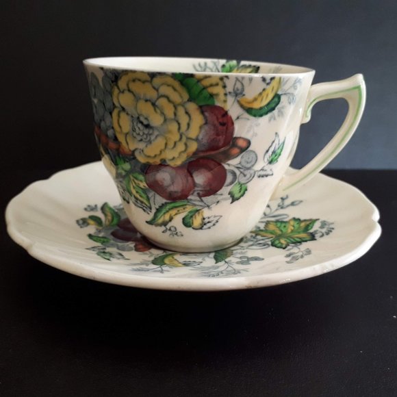 Set of 4 Royal Doulton Demitasse Cup Saucer The Kirkwood Flowers & Fruits design - Picture 2 of 8